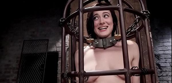  Hairy slave inbird cage rides vibrator